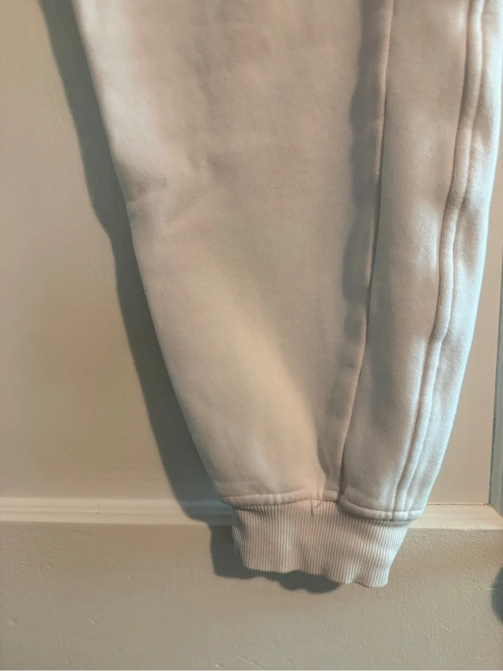 Lululemon Scuba High-Rise Cropped Jogger White Size 4